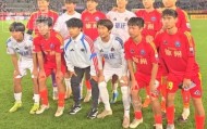 华体会官方网站入口-徐州vs宿迁赛后，江苏常晋球员合影，苗润东、张桐瑞交换球衣