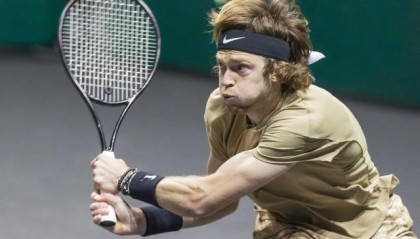 卢布列夫500赛连夺四冠 连胜记录高居历史第三