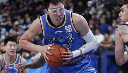 华体会官方网站入口-真相大白！周琦落选中国男篮21人大名单原因曝光，郭士强真听劝